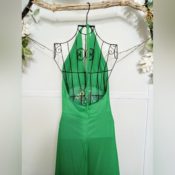 American Vintage :: 70's Queens Way to Fashion Green Halter Embroidered Dress - Picture 6 of 13
